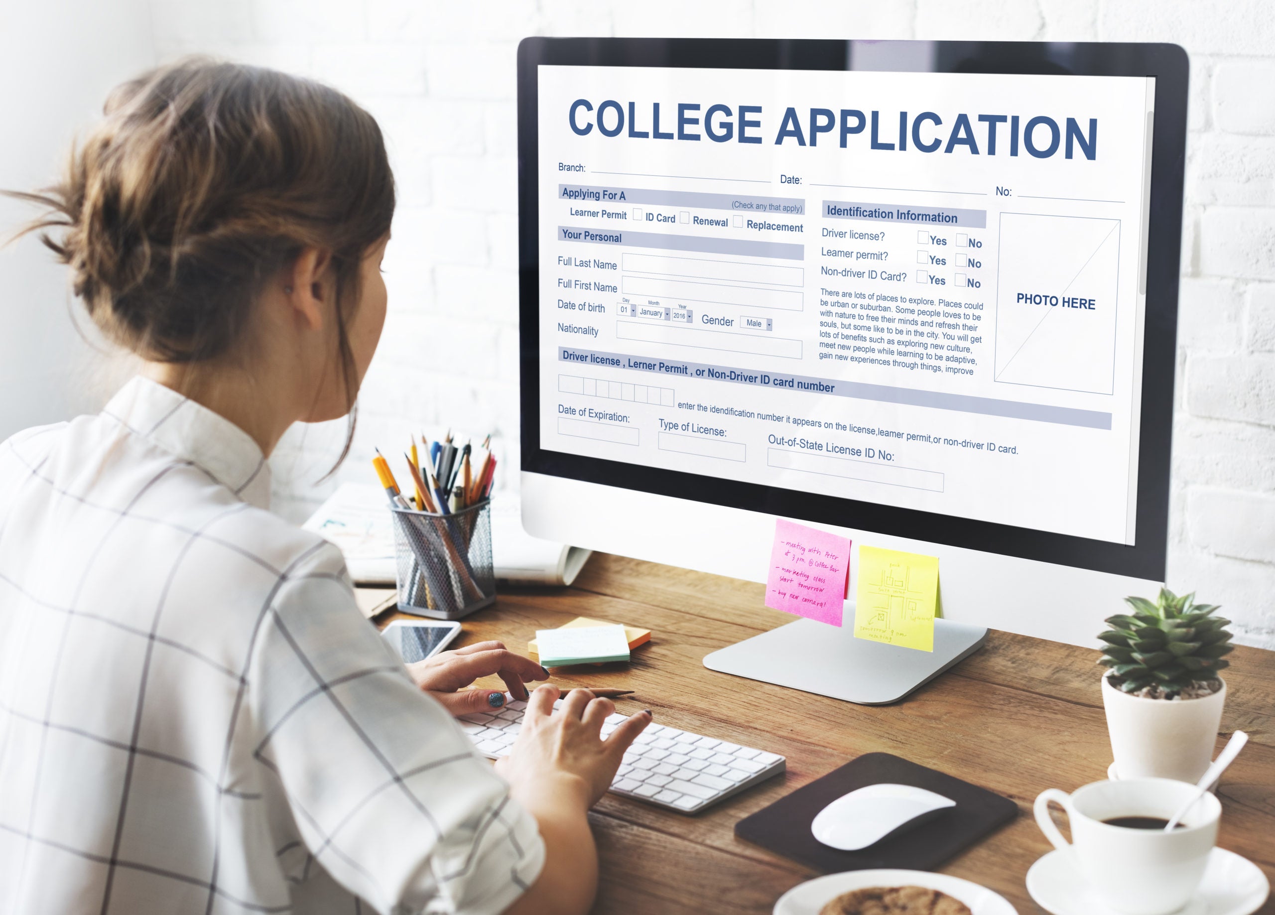 How can the College Essay Guy's epic list of activity list verbs help high school students strengthen their college applications? Powerful verbs to elevate your college application