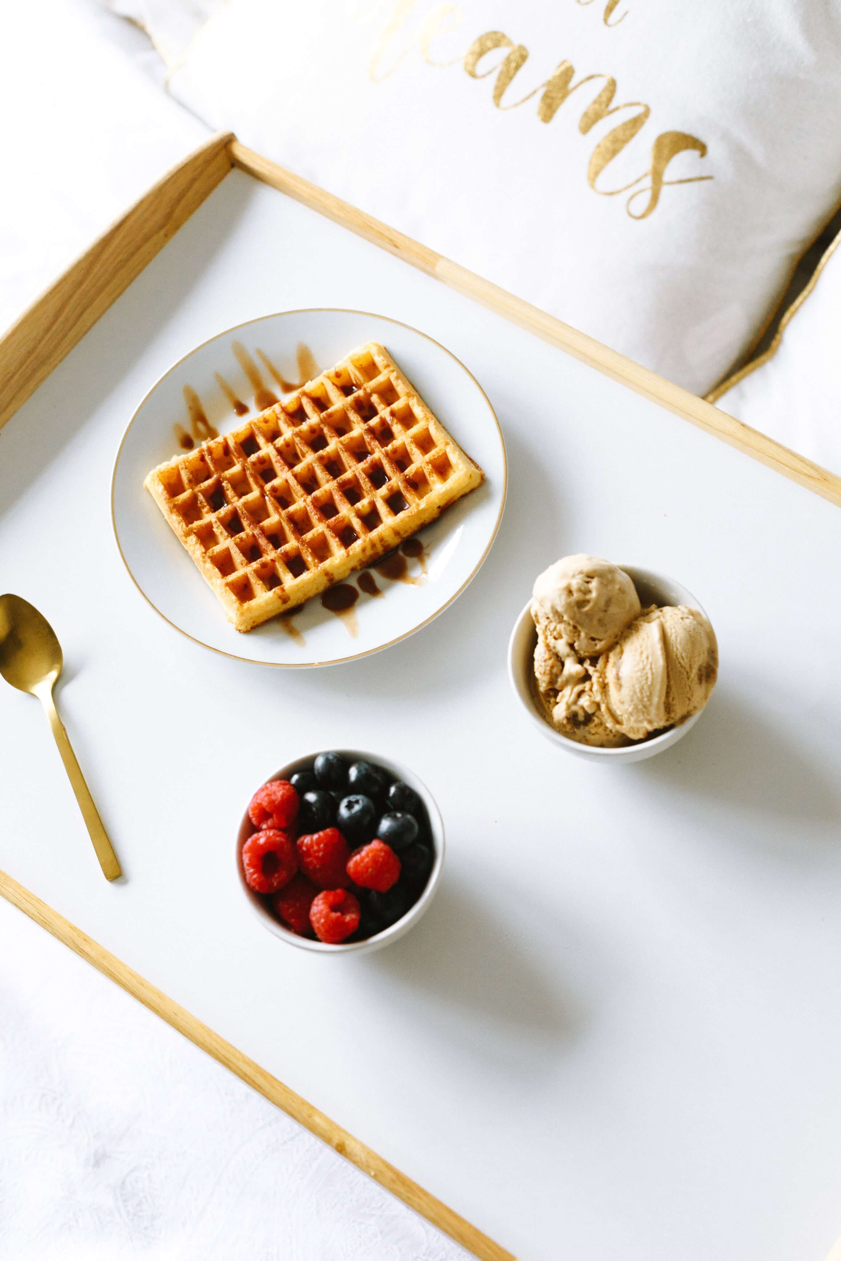 healthy-and-indulgent-food-in-bed